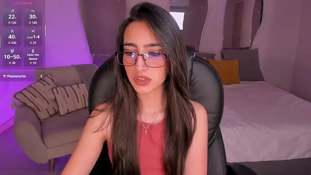 LarisaSmirnov live sex cam