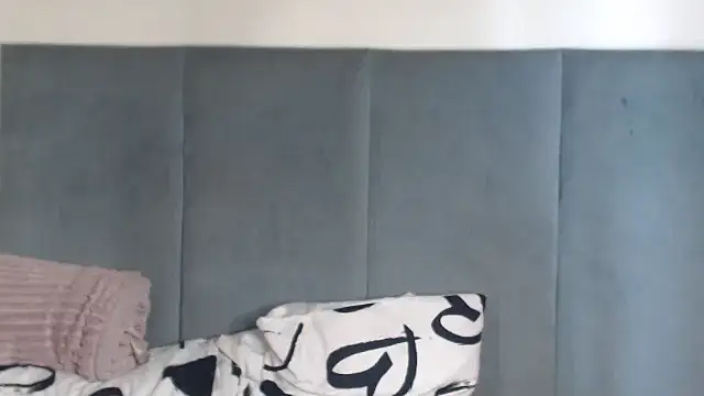 Jah-Queen's cam snapshot