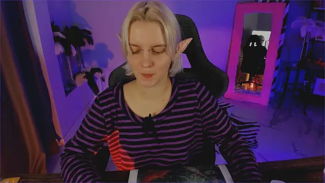 BethanyCloud's cam snapshot