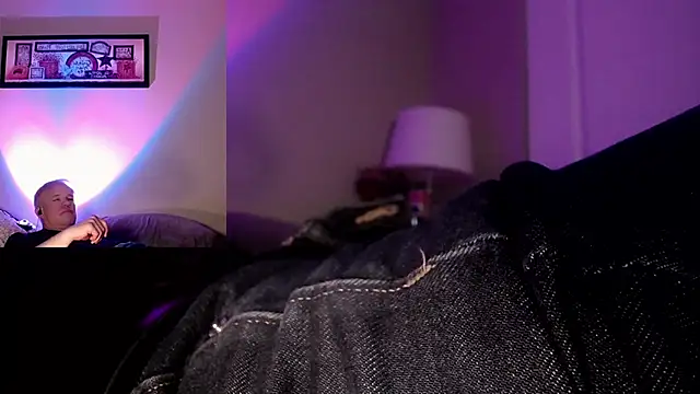 Snarfle82 live sex cam