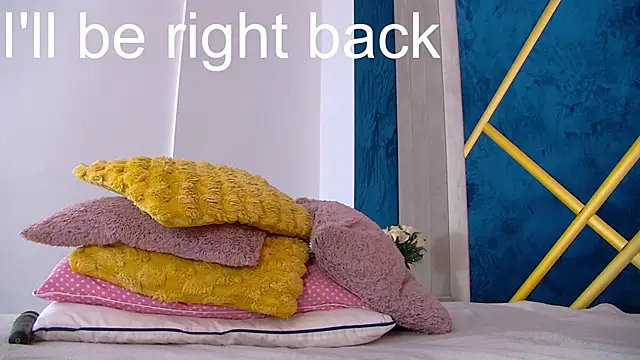 Foxxxy_MILF live sex cam