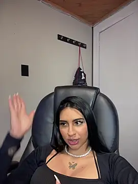 Hilary_pinkk's cam snapshot