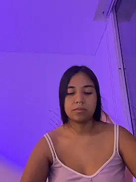 aly_nicols's cam snapshot