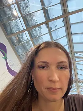 ZaraHill live sex cam