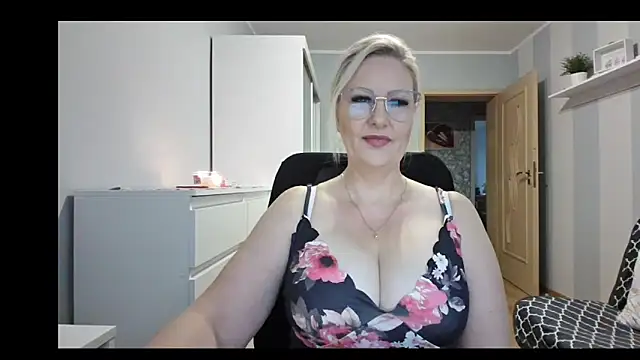 DianaLive's cam snapshot