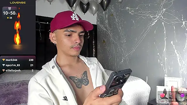 NicoKingg_'s cam snapshot