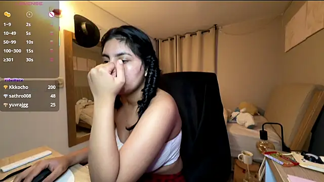 cloe_small's cam snapshot