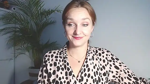 AliciaDesire's cam snapshot