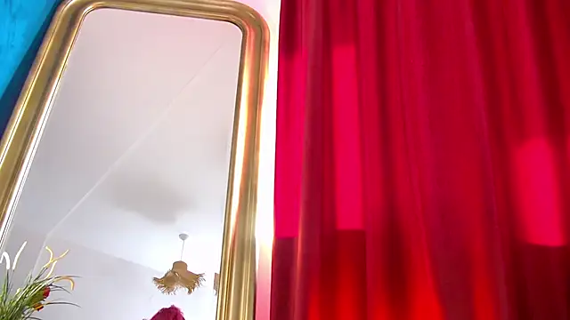 Foxxxy_MILF's cam snapshot