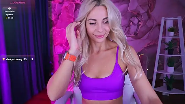 BellaRayyy's cam snapshot