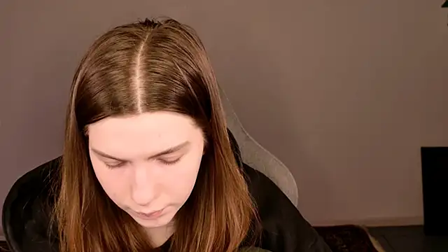 AliceCUNTach's cam snapshot