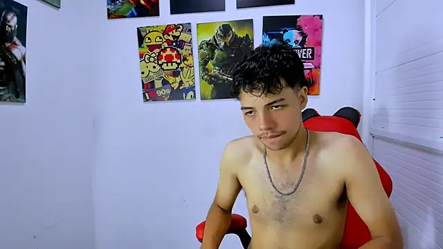 shy_guy18's cam snapshot