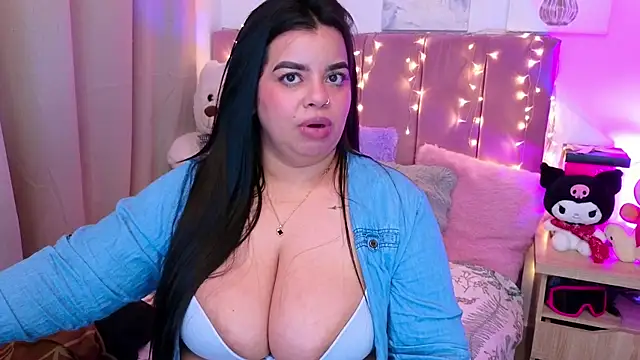 MiahJoness live sex cam