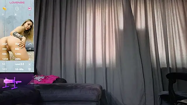 Megan_Ros's cam snapshot