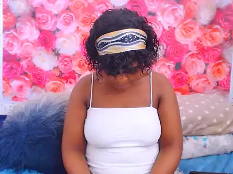 MiniMinaj's cam snapshot