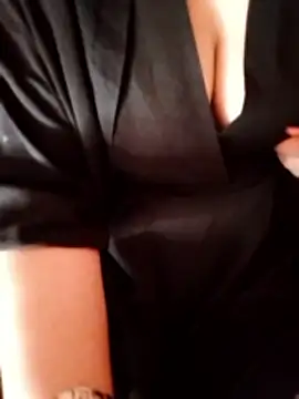 TheQueen_fire's cam snapshot