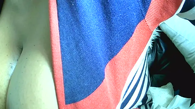 Bustypillows's cam snapshot