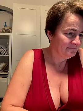 Milf-Love-fist99's cam snapshot