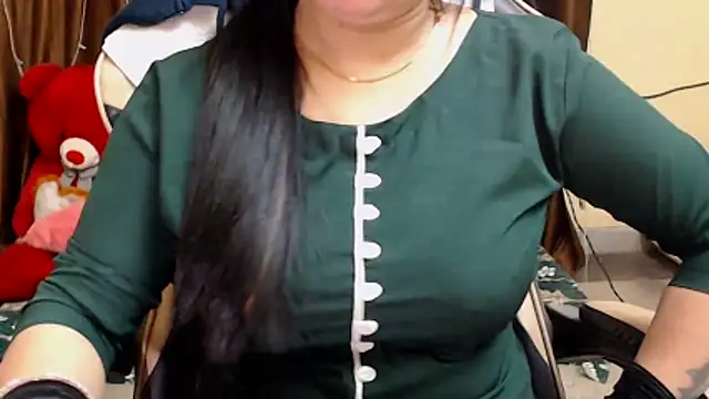 Cute_naira_'s web cam