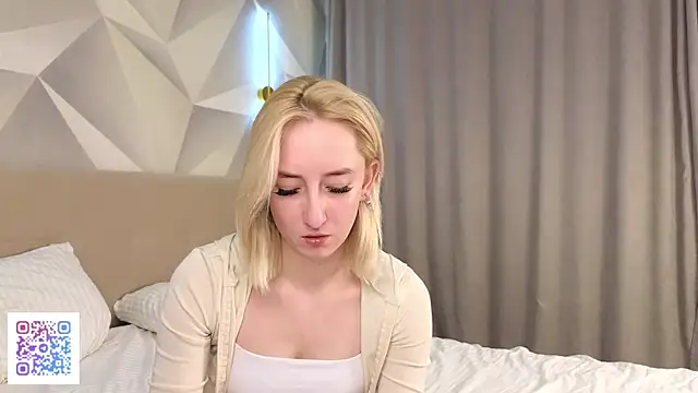 JodeeThu's cam snapshot