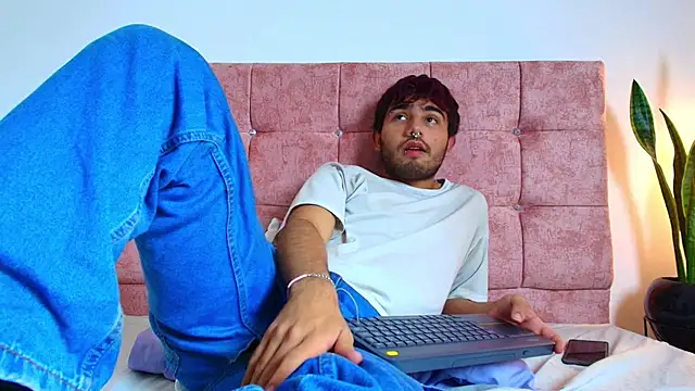 Ares_Alpha live sex cam