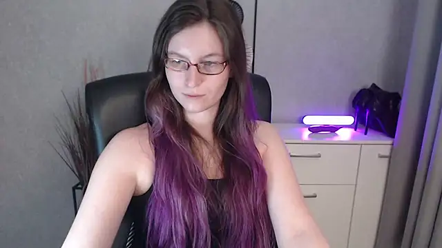 emmaxDelight's cam snapshot