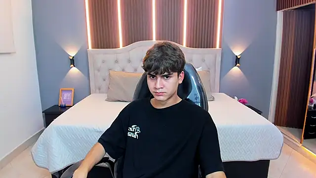 Tommy18__ live sex cam