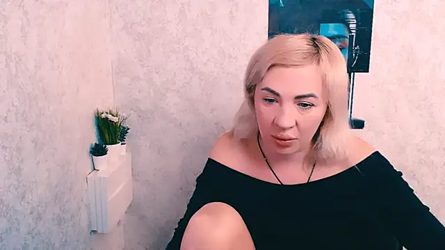 EmmaCat_'s cam snapshot