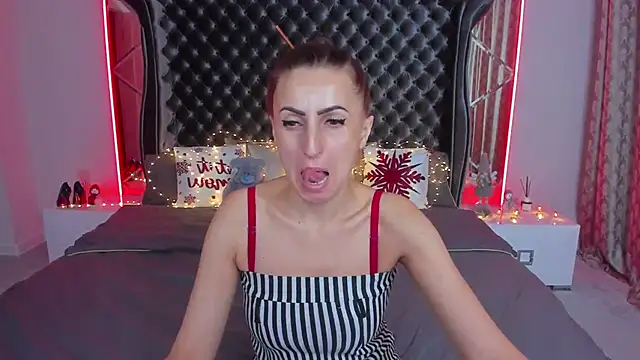 Rebecca_Diamond's cam snapshot