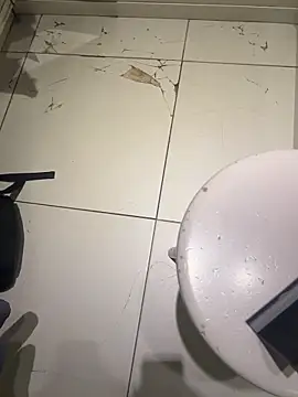 CrazzyChicks live sex cam