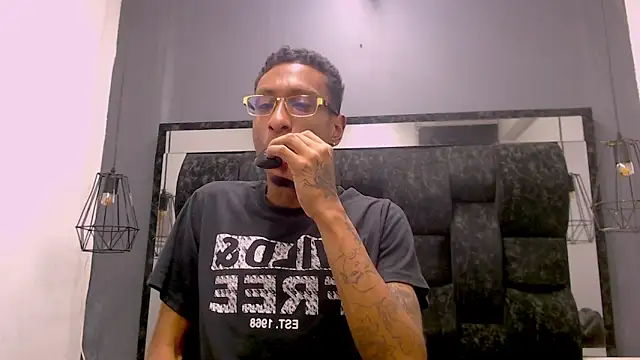 Jose_Smoke live sex cam
