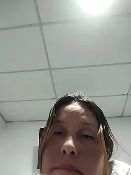 Paola-Lond live sex cam