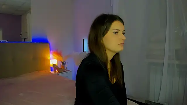 Laura_Leee's cam snapshot