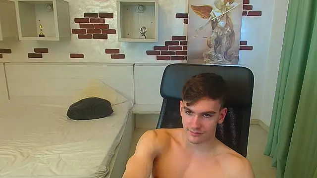 BradyFlint live sex cam