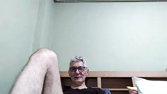 BIGUNCUTHARDCOCK live sex cam