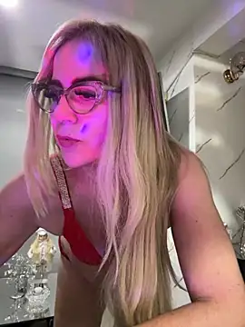 LARIANA_RIVERA23's cam snapshot