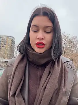 KikiWatson live sex cam