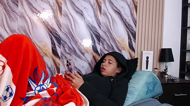 Samantha_Fox69_'s cam snapshot