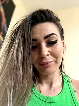 iSelena live sex cam