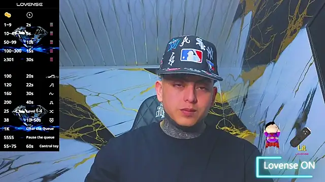 Kevin22_222 live sex cam