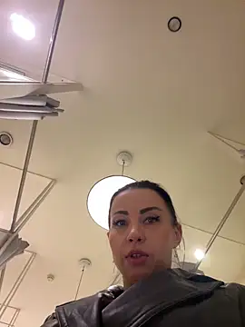 CrazzyChicks's cam snapshot