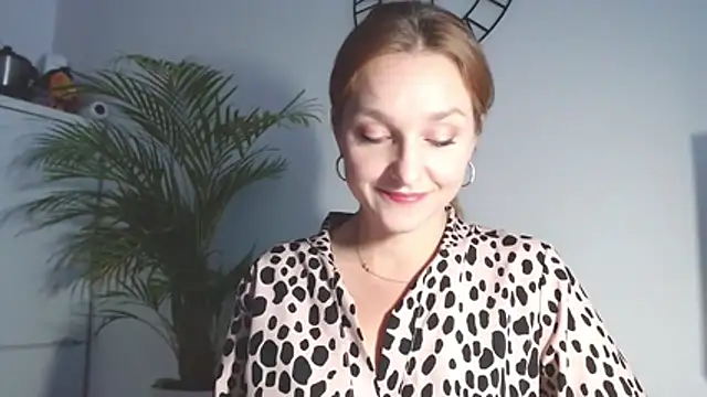 AliciaDesire's cam snapshot