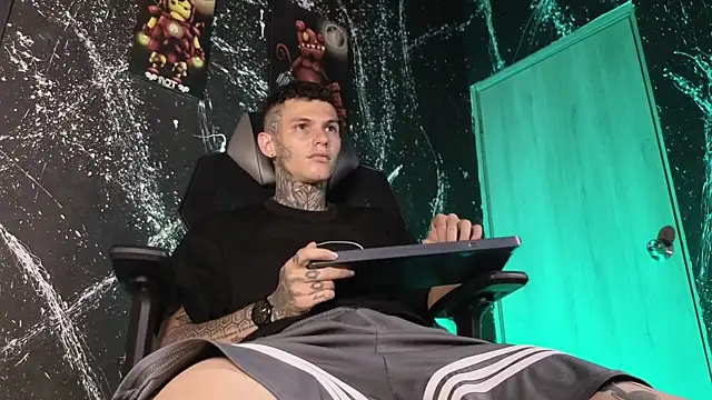 Paulo_527 live sex cam