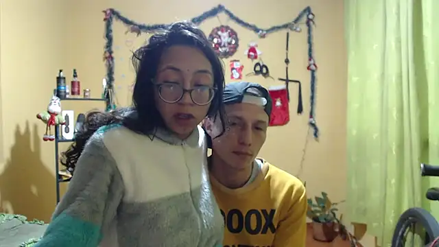 Violet_And_Smith's cam snapshot