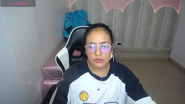 tamara_brown_t's cam snapshot