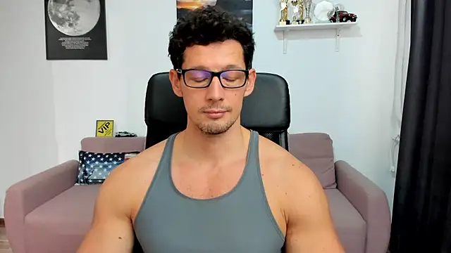 BrutusK08 live sex cam