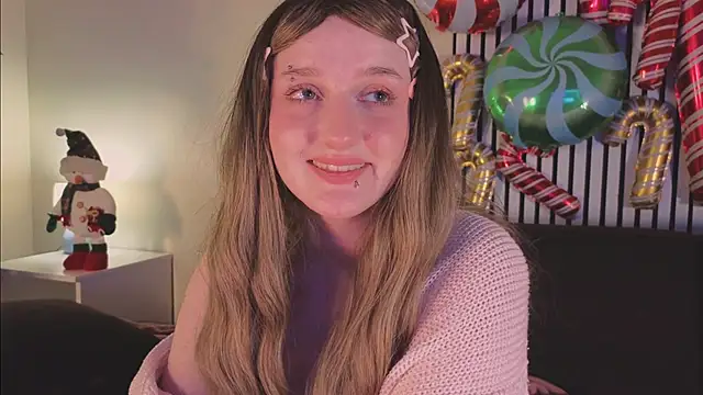 ELLIEJAY's cam snapshot