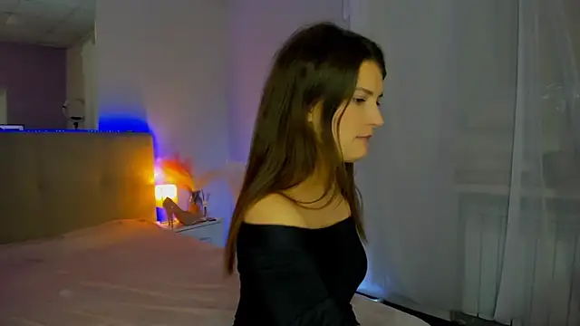 Laura_Leee's cam snapshot