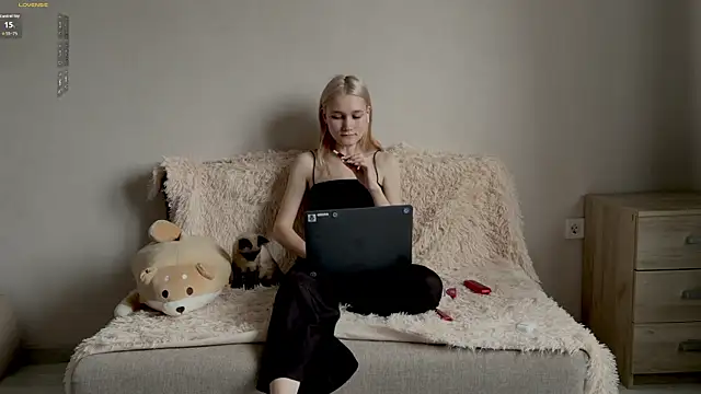 TwinedPeril's cam snapshot