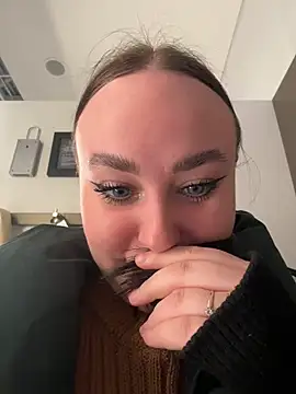 KiraSunshine live sex cam